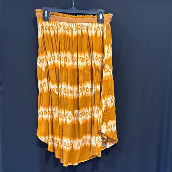 H & M Stylish Burnt Orange Tie-Dye Skirt, size 12 - Picture 3 of 6